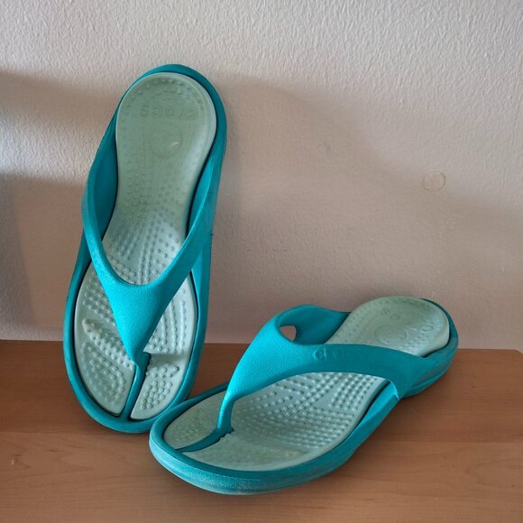 Crocs Women's Blue Flip Flops - Picture 1 of 5